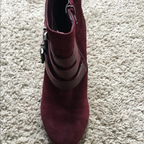 Jessica Simpson Women’s Catie Booty - Picture 7 of 16